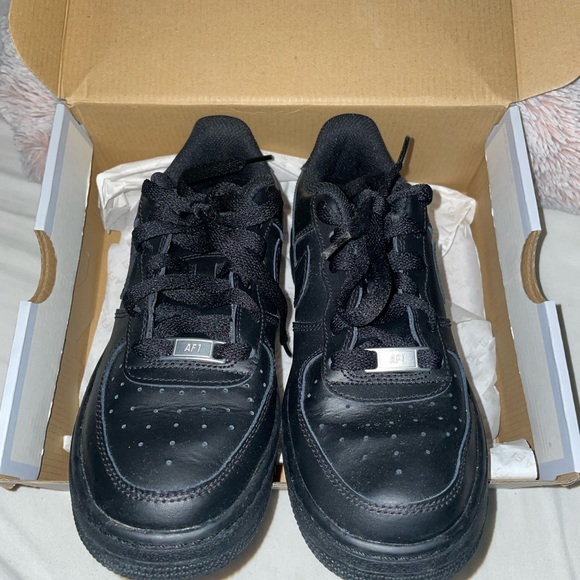 AIR FORCE 1. - Picture 2 of 5